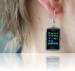 3g-iphone-earrings_2
