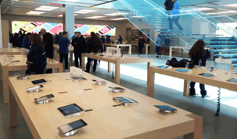 The Apple Store iBeacon experience